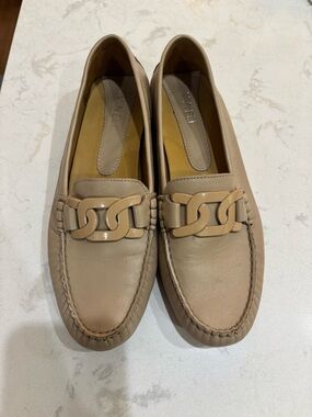 Van Eli Nude Beige Chain-Link Leather Loafers